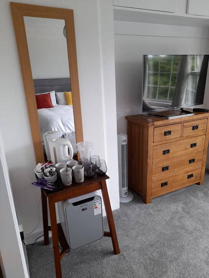 Entire holiday apartment, Large Double Room in Helston, Cornwall