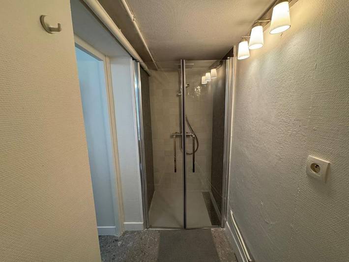 Gîte pour 2 personnes, avec terrasse, animaux acceptés à Bron - 4