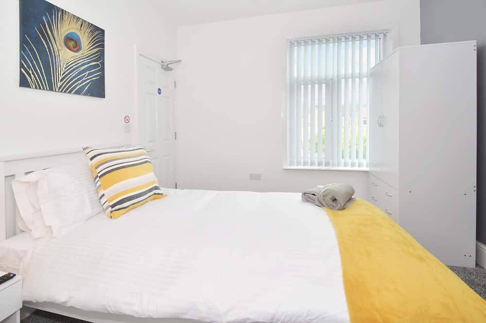 4 Bed-Modern-Ferienhaus-Eigenes Badezimmer in Crewe, Cheshire East