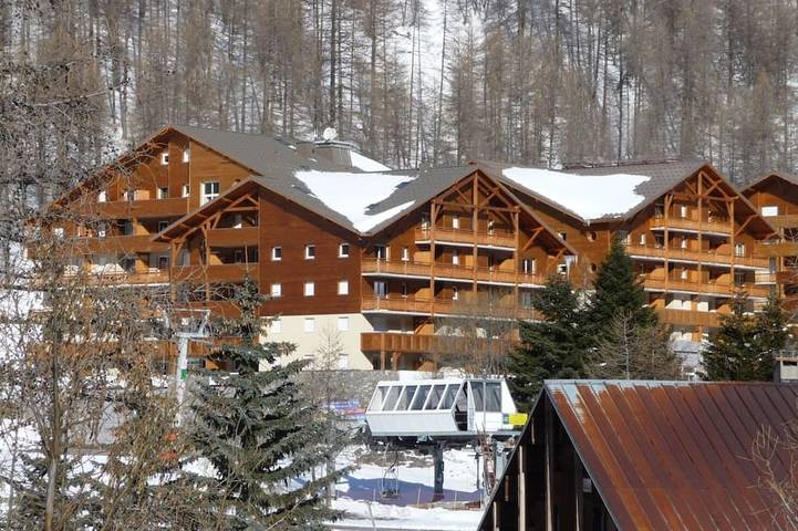 Chalet pour 5 personnes, avec balcon, animaux acceptés à Allos