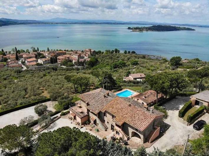 Landhaus für 3 Personen, mit Ausblick und Garten sowie Pool, mit Haustier