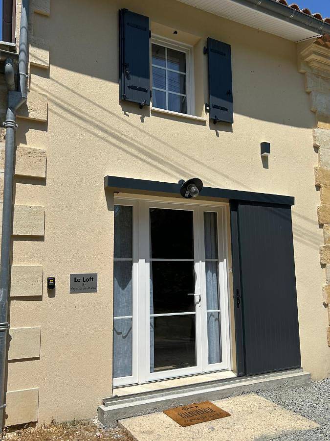 Gîte pour 4 personnes, avec vue et piscine à Lussac - 3
