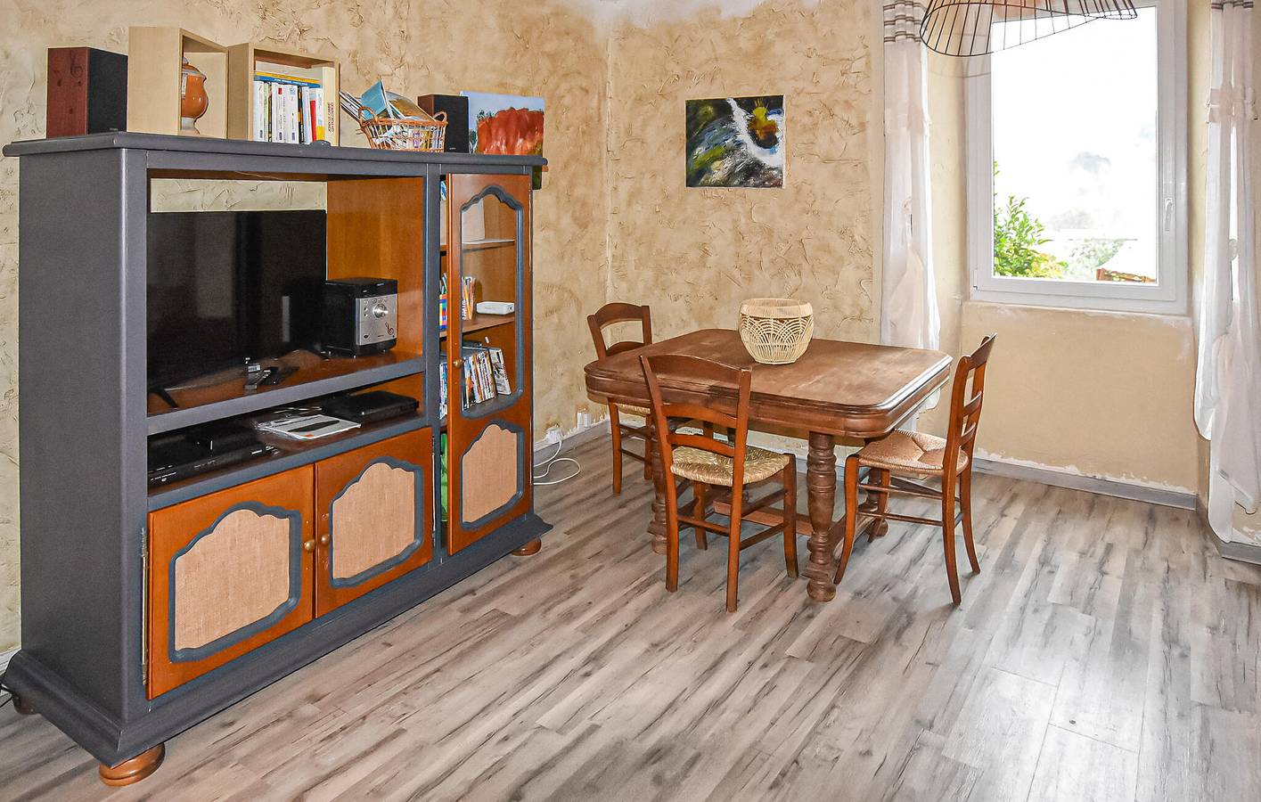 Fabras Apartment with WiFi, Parking & Fishing 2.5km from City Center in Lalevade-d'Ardèche, Parc naturel régional des Monts d'Ardèche