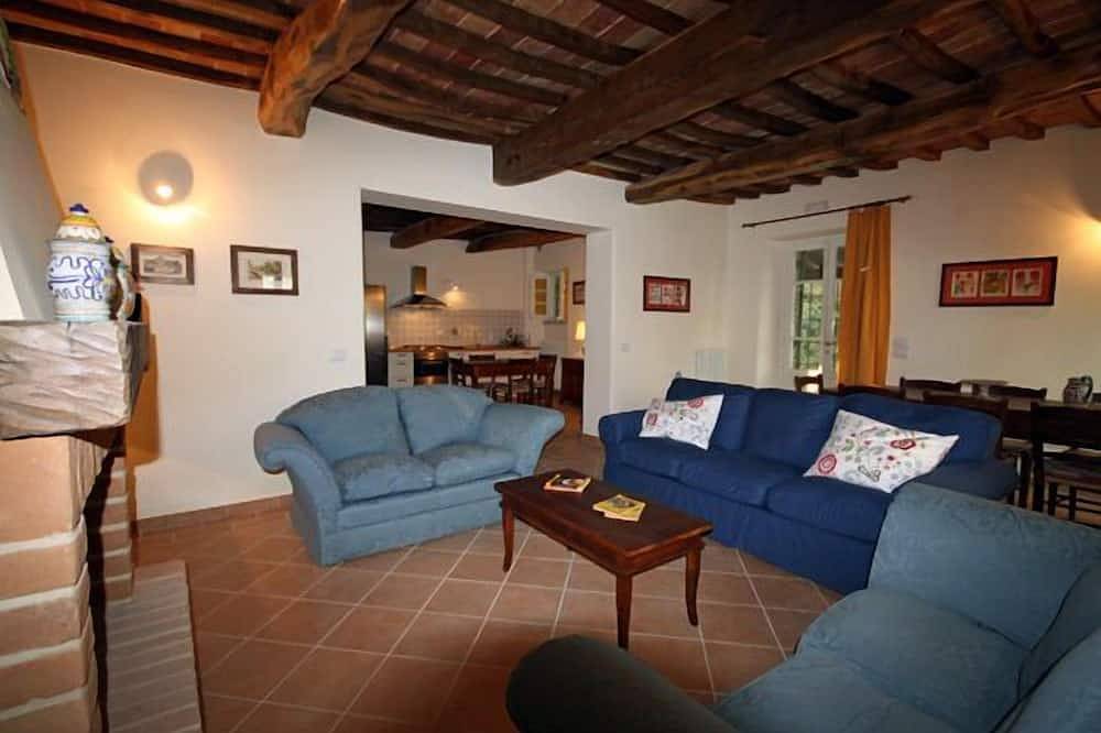 Villa per 12 persone, piscina. Perfetta per ospitare famiglie e amici. in Gualdo Cattaneo, Perugia e dintorni