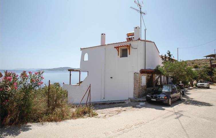 Dom dla 8 osób, z ogród i jacuzzi oraz taras w Region Attyka