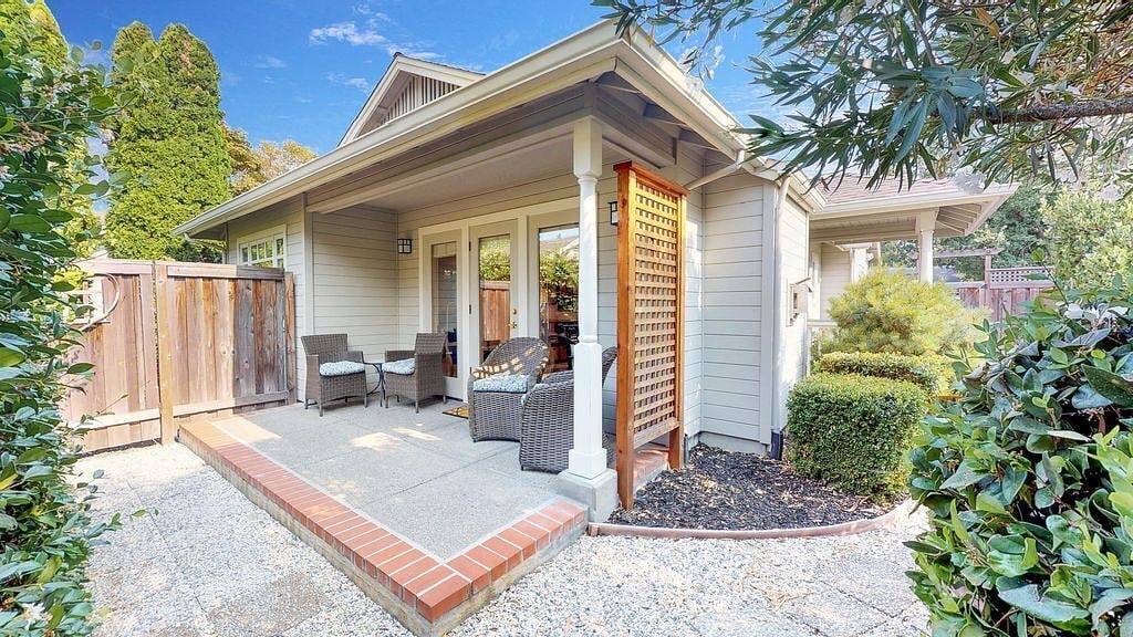 Jane Sonoma Cottage in Sonoma, California North Coast