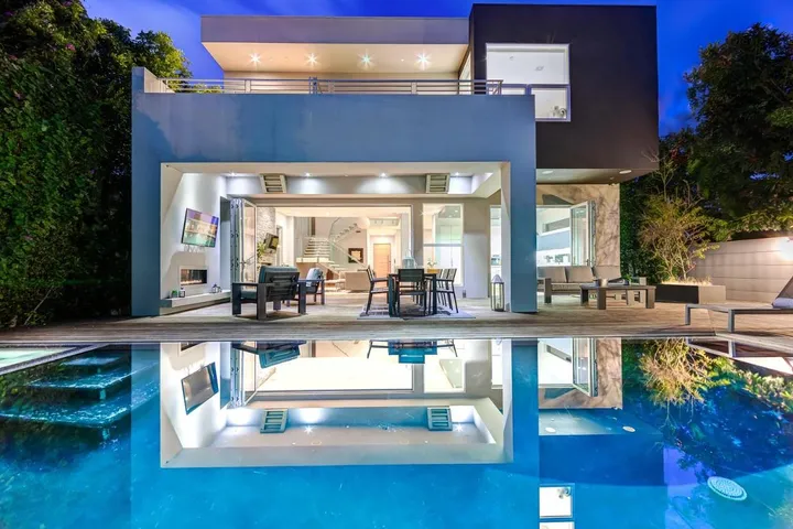 Villa for 11 people, with pool and balcony as well as hot tub, with pets - 1