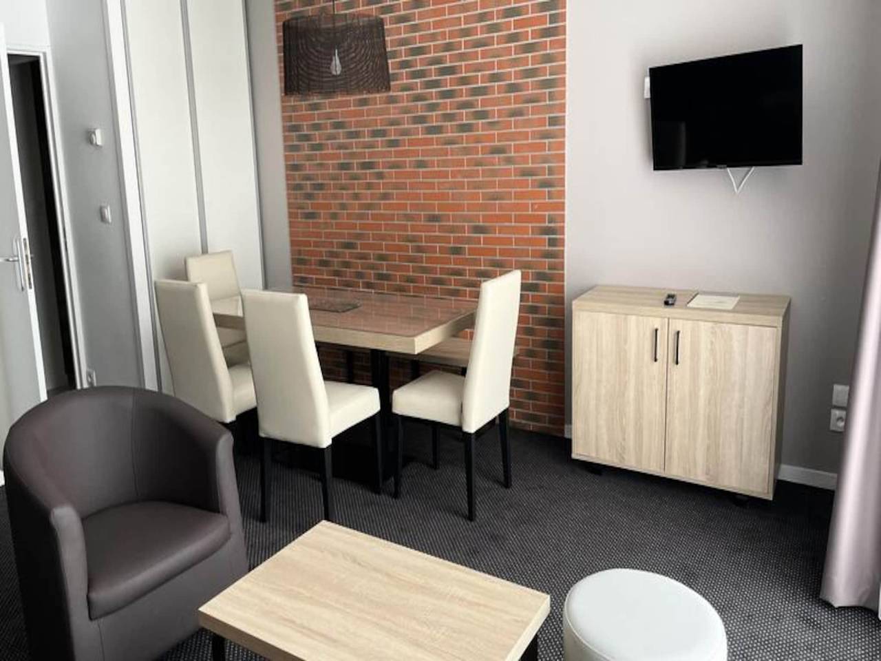 Ganze Wohnung, Apartment in der Nähe der Pisten mit Pool und Whirlpool in Gourette, Eaux-Bonnes