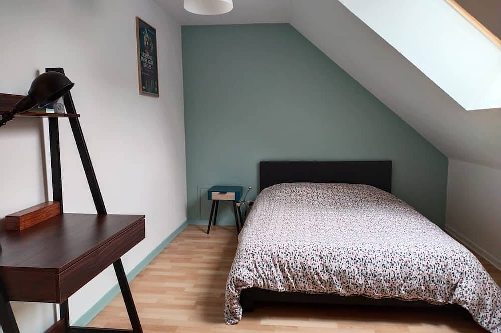 Entire apartment, Charmant Appartement au Calme Avec Parking in Velotte, Besançon