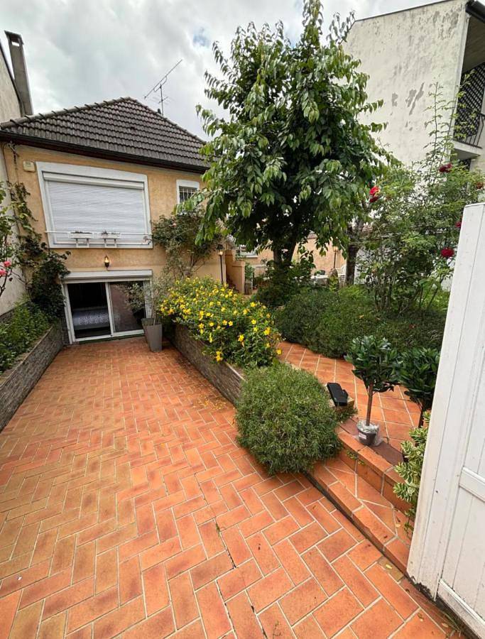 Location de vacances pour 14 personnes, avec jardin, animaux acceptés à Antony - 2