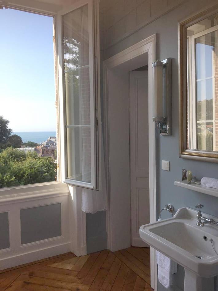 Location de vacances pour 2 personnes, avec vue ainsi que terrasse et jardin dans Falaises d'Etretat - 2