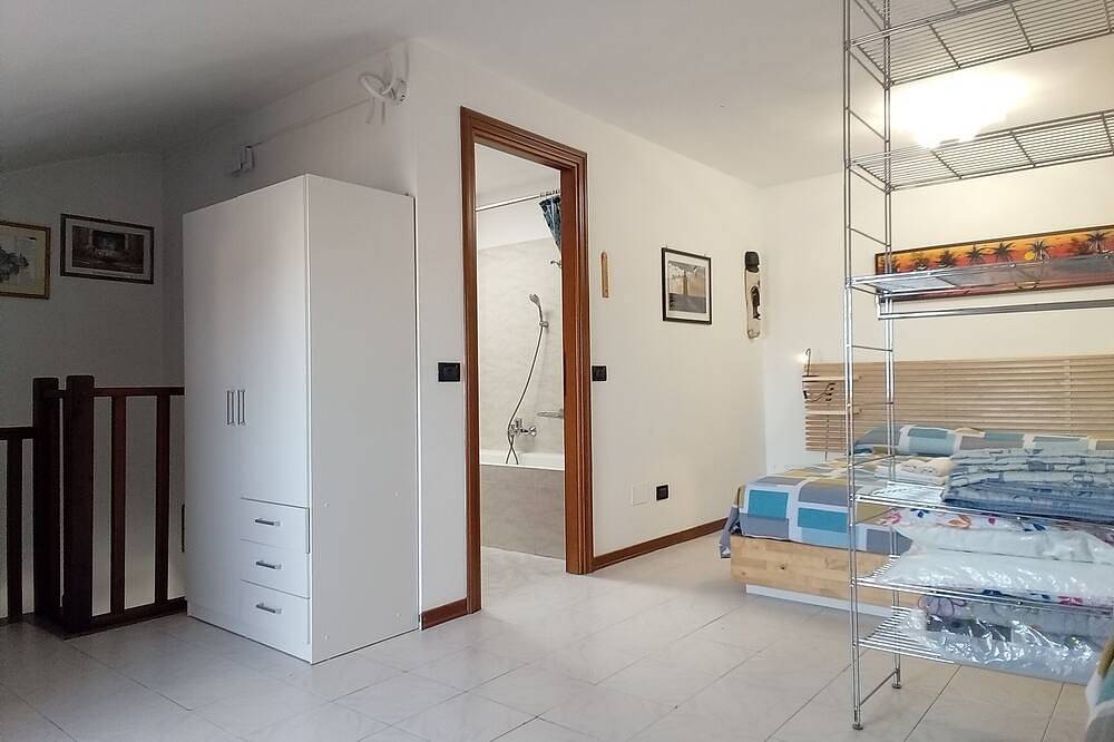 Appartamento intero, Appartamento uso esclusivo, ampio terrazzo vivibile, Wi-Fi gratuito in Vallecrosia, Riviera di Ponente