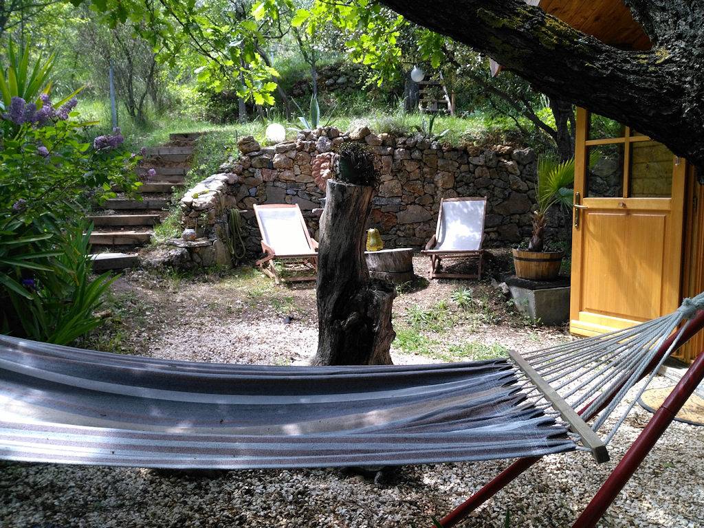 Chambre d'hôtes au Cabanon Chez Nath - Au Cabanon Chez Nath in Varages, Région de Brignoles