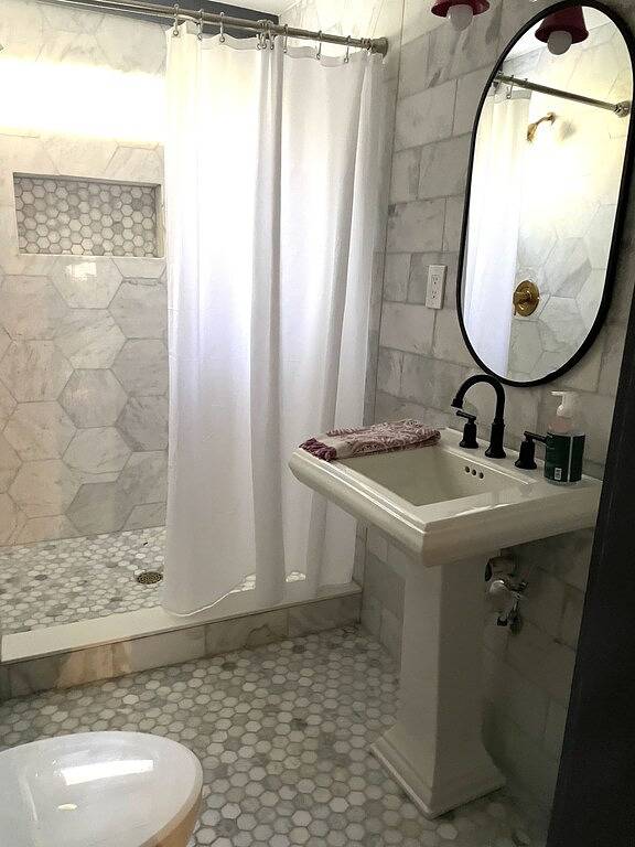 Ganze Wohnung, Ground Level Apartment in City Center by Perry Lane Hotel in Savannah, Chatham County