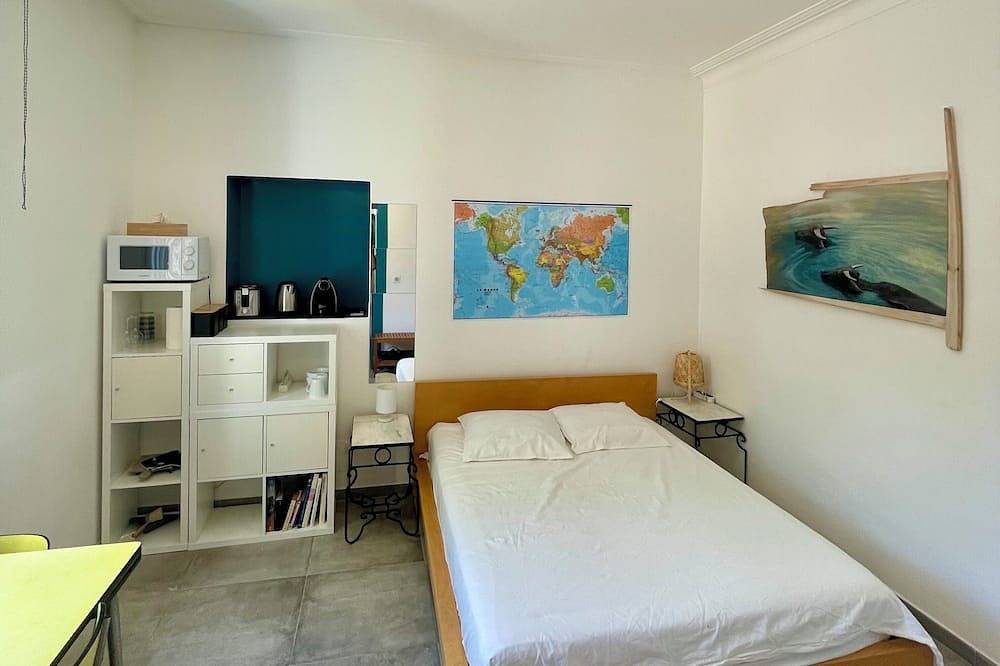 Appartement entier, Chambre et salle de bain, entrée et jardin individuels in Saint-André-de-Sangonis, Région de Lodève