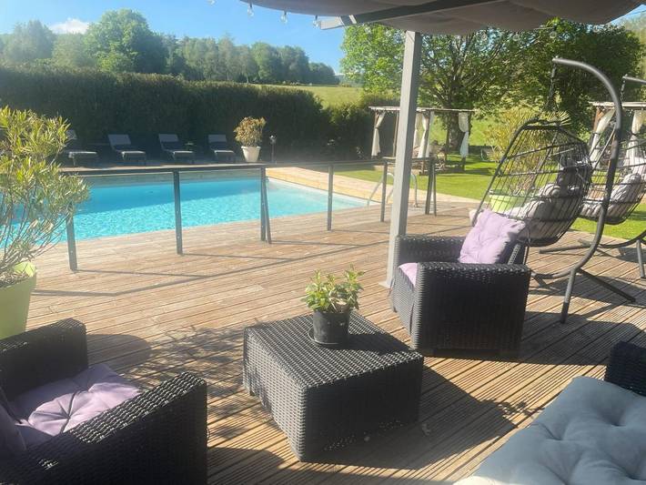 Location de vacances pour 10 personnes, avec piscine ainsi que jardin et jacuzzi à Chaudes-Aigues - 4