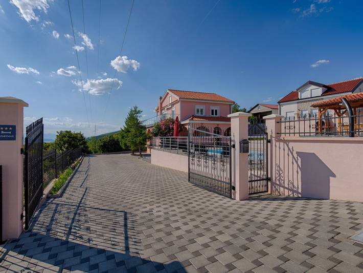 Ferienhaus für 10 Personen, mit Balkon und Terrasse sowie Garten und Pool in Crikvenica - 3