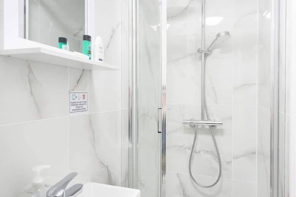 Cosy Twin Room 2 Min to Arsenal Stadium 3 in Islington, London