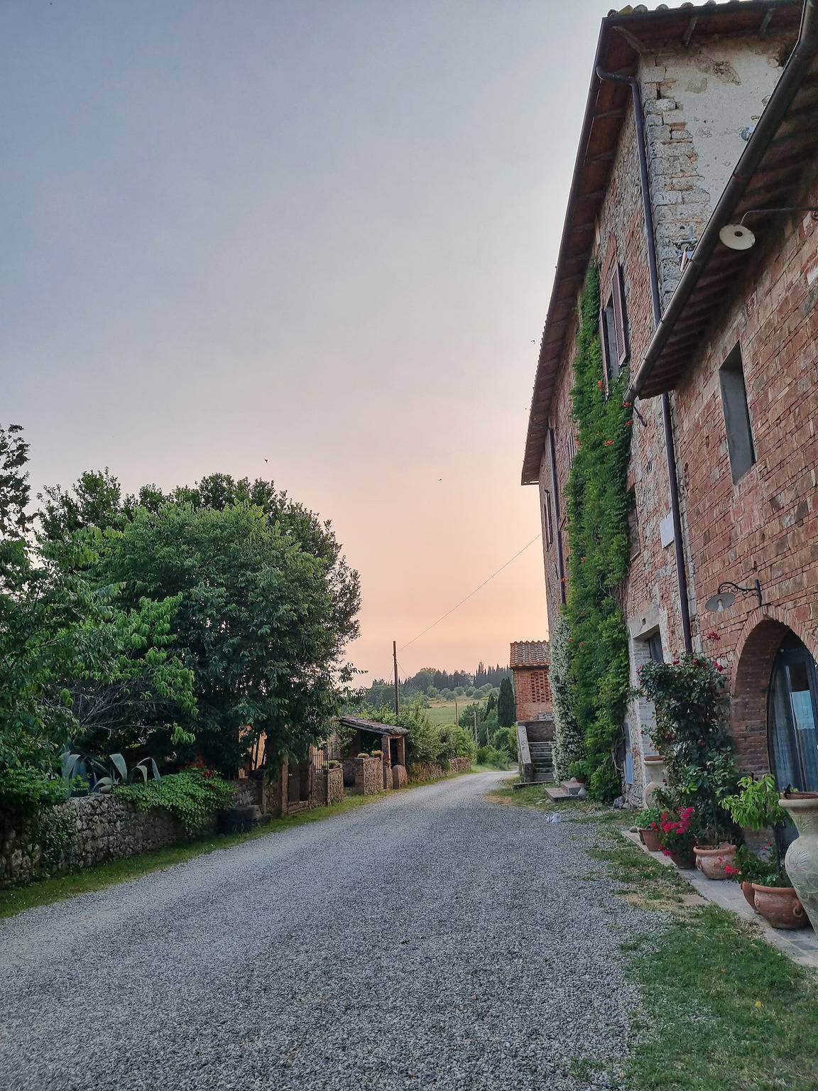 Ganze Wohnung, Ferienwohnung 'Giardino Su Siena' mit Bergblick, Gemeinschaftsgarten und Wi-Fi in Monteroni d'Arbia, Siena Provinz