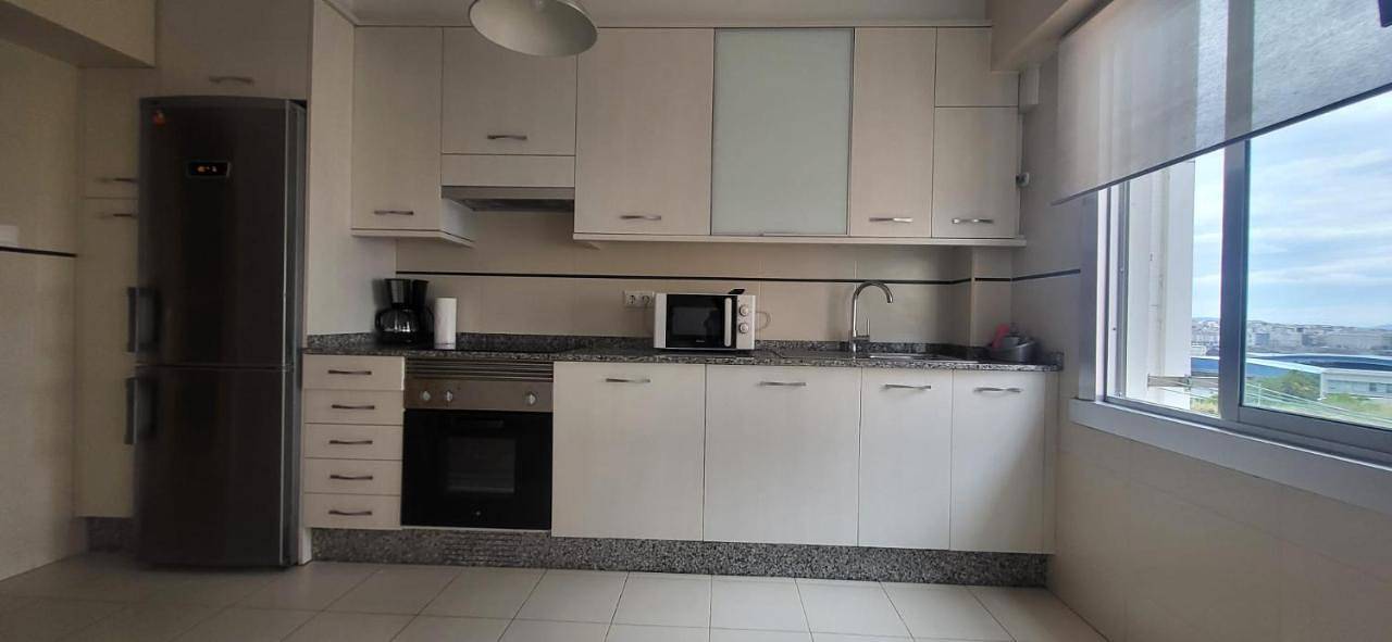 Apartamento inteiro, Three-Bedroom Apartment in Corunha, Costa de Galicia
