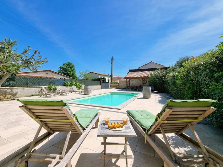 Location de vacances pour 12 personnes, avec terrasse et piscine à Olonzac - 2