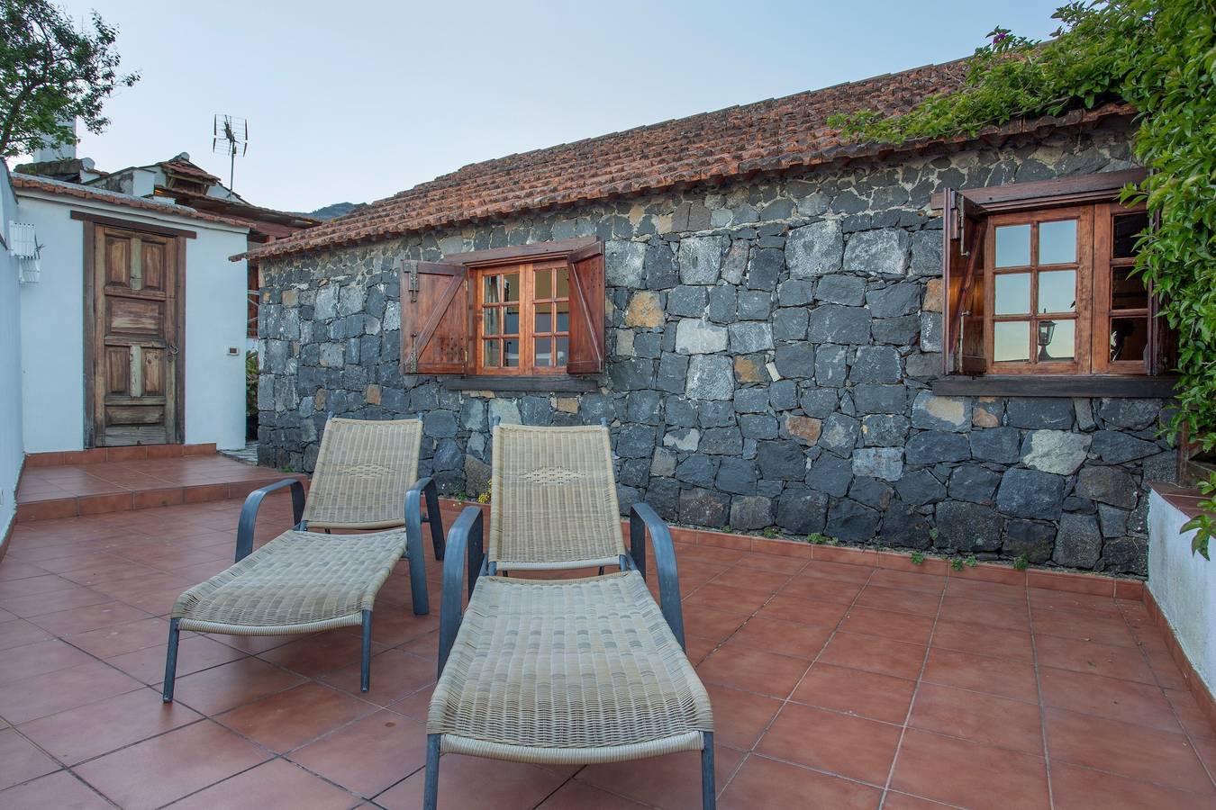 Apartamento entero, Apartamento vacacional 'El Pajar De Inés' con vistas al mar, terraza privada y Wi-Fi in La Orotava, Tenerife Norte