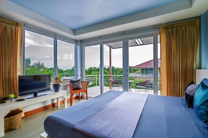 Station pour 10 personnes, avec jardin dans Ko Larn