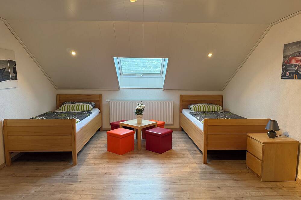 Ganze Wohnung, Schöne Ferienwohnung im Herzen Schwabens nähe Legoland in Weißenhorn, Bayerisch Schwaben