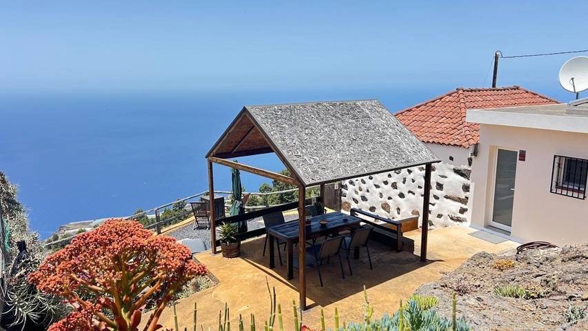Casa de vacaciones para 3 personas, con jardín además de vistas y piscina - 1