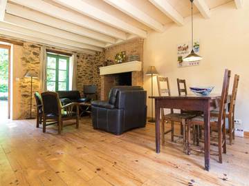 Gîte pour 4 personnes, avec piscine et terrasse, animaux acceptés à Chalais (Aquitaine)