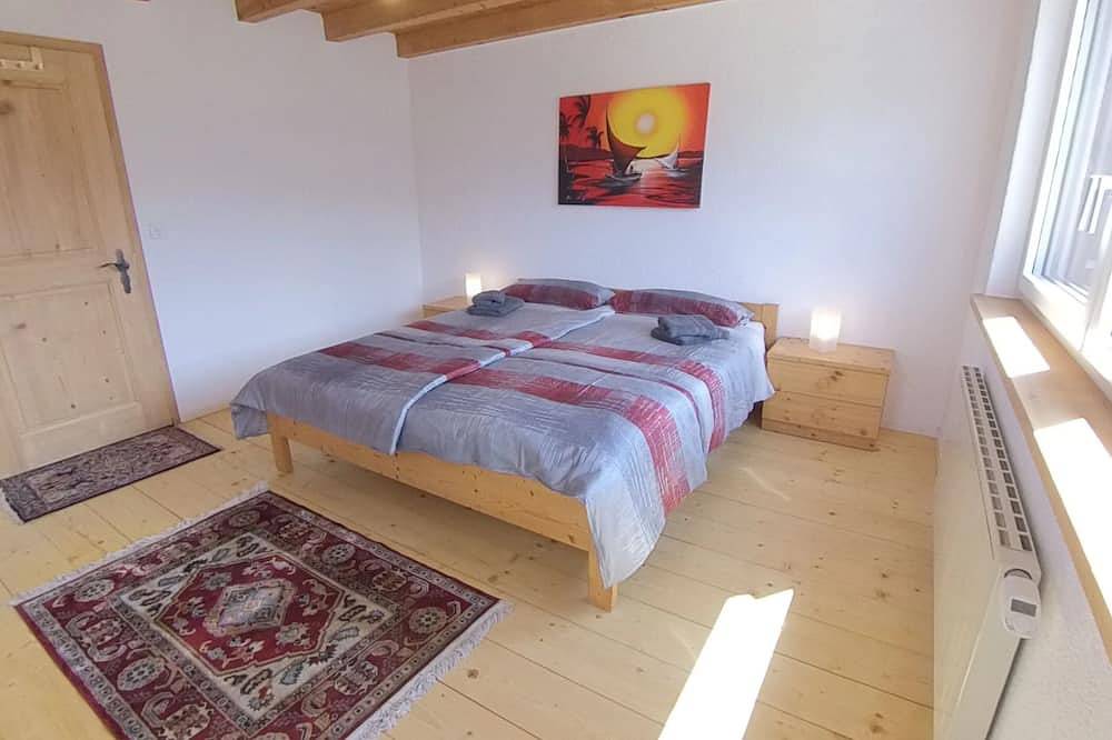Ruhiges, sonniges 6.5 Zimmer Haus (170m2)  mit sensationeller Panoramasicht in Luzein, Plessur Alpen