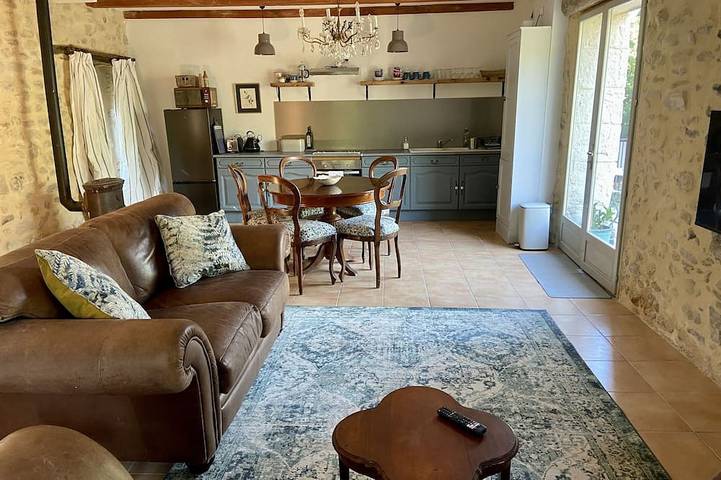 Gîte pour 6 personnes, avec Jardin et Piscine