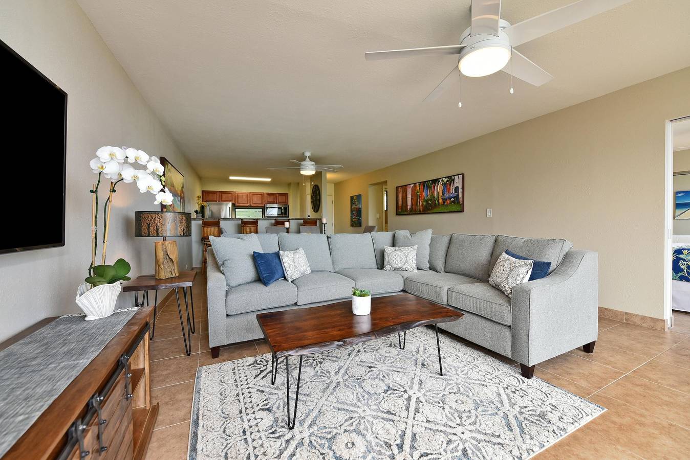 Entire apartment, Paki Maui 424 in Lahaina in Napili-Honokowai, West Maui