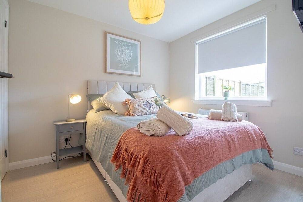 Ganze Wohnung, Stylish 2-Bed in Coatbridge. Close to Motorways. in Nord Lanarkshire
