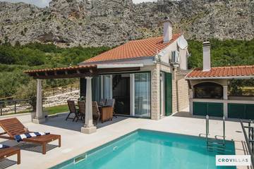 Ferienhaus mit Meerblick für 4 Personen, mit Pool und Meerblick in Split-Dalmatien