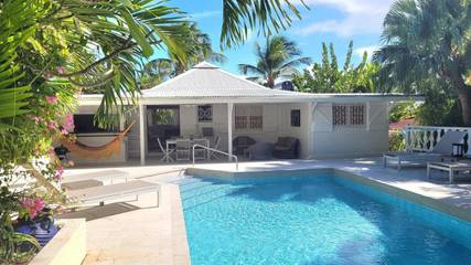 Gîte pour 4 personnes, avec jardin et piscine dans Anse Tarare