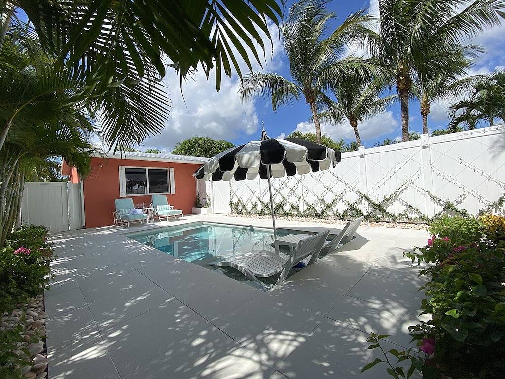 Cozy two bedroom with a private porch in Delray's Hottest Neighborhood in Delray Beach, Palm Beach County