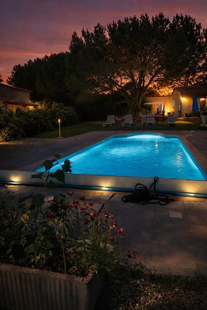 Gîte pour 2 personnes, avec piscine et terrasse à Cotignac - 2