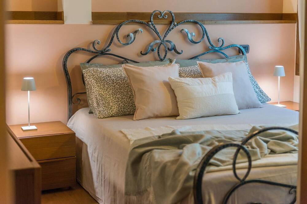 Villa Soleil – 3 Schlafzimmer, Pool, haustierfreundlich, Klima, Wlan in Montemaggiore al Metauro, Colli al Metauro