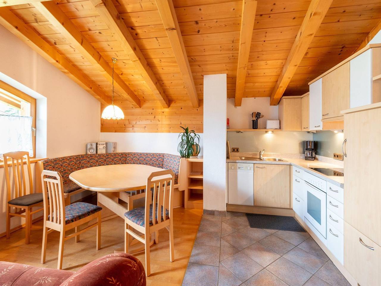 Ganze Wohnung, Chalet in Gattererberg near Ski Slopes in Stummerberg, Ski-Optimal Hochzillertal