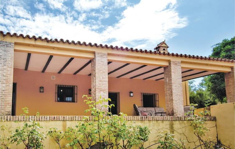 Spacious Apartment with Pool & Terrace in Cortegana, Sierra de Aracena y Picos de Aroche