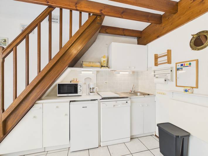 Home for 4 adults/2 kids, pool & beach 500m in Sarzeau, Côte des Mégalithes