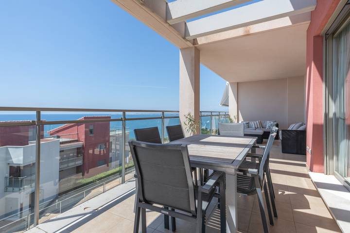 Apartamento entero, Apartamento Sea and Pines con vistas al mar, terraza, piscinas compartidas y Wi-Fi in Oropesa del Mar, Costa del Azahar
