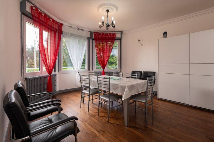 Holiday Home 'Maison Dans Le Morbihan' with Private Garden in La Chapelle-Caro, Vannes region