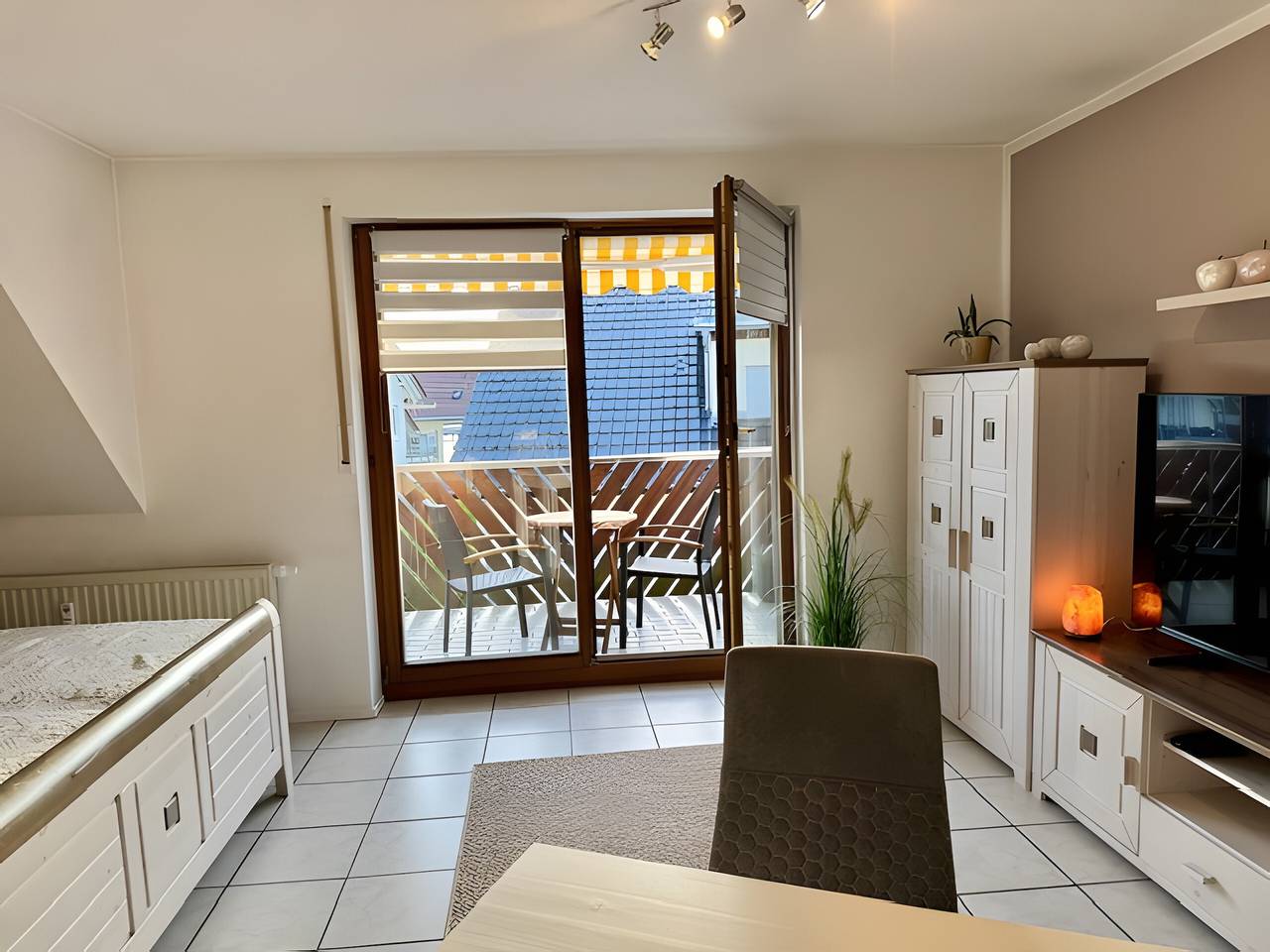 Ganze Wohnung, Apartment „Lake Nest“ mit Balkon und Wlan in Markelfingen, Radolfzell am Bodensee