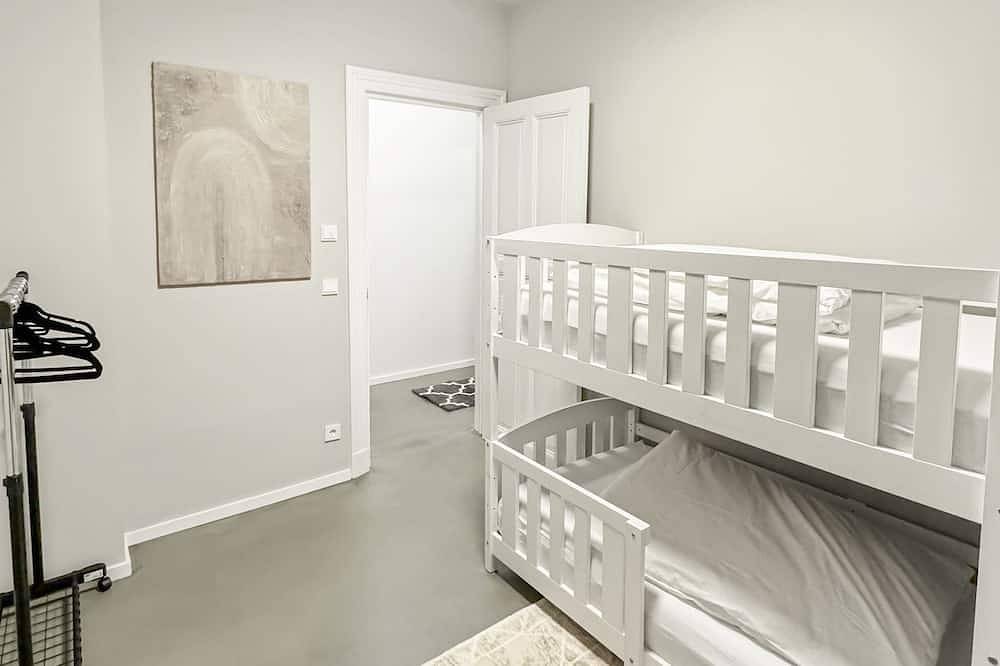 Ganze Wohnung, Elegant wohnen: Zentral, Hamburg & Ostsee in 30min + Terrasse & kostenlos parken in Ahrensburg, Kreis Stormarn