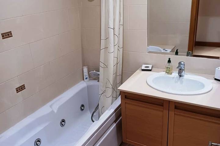 Gîte pour 6 personnes, avec balcon et jacuzzi, animaux acceptés à Loulé - 4