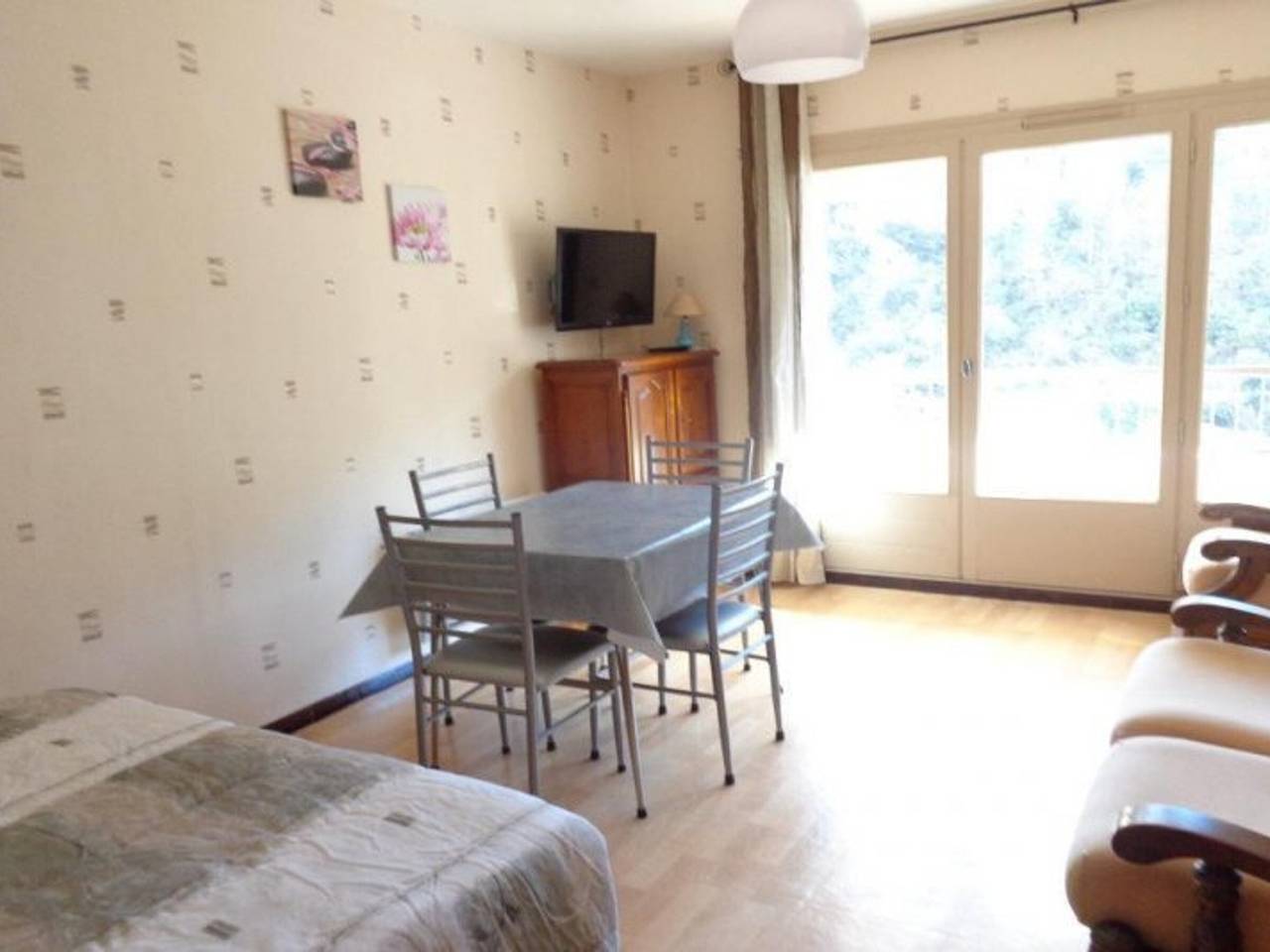 Entire studio, Cozy Studio in Amélie-les-Bains, Balcony, Wifi, Parking, Near Spa & Center in Amélie-les-Bains-Palalda, Céret region
