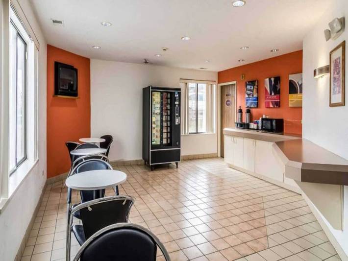 Apartamento entero, 1 cama tamaño queen | Movilidad | Bañera | Nsmk in Condado de Cook