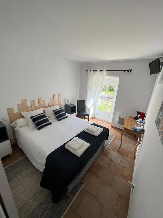 Double Room with Private Bathroom in Auterive, Lauragais